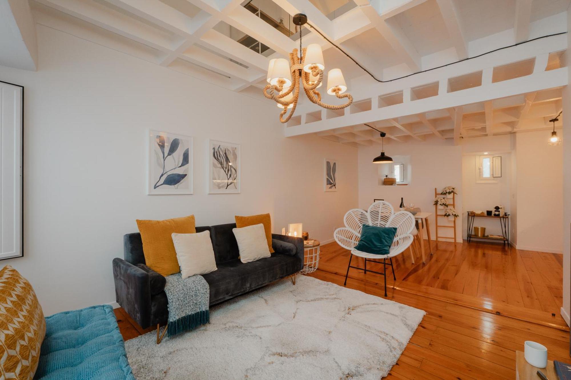 Апартаменты Stylish Getaway In A Mezzanine Flat By The Castle Лиссабон Экстерьер фото