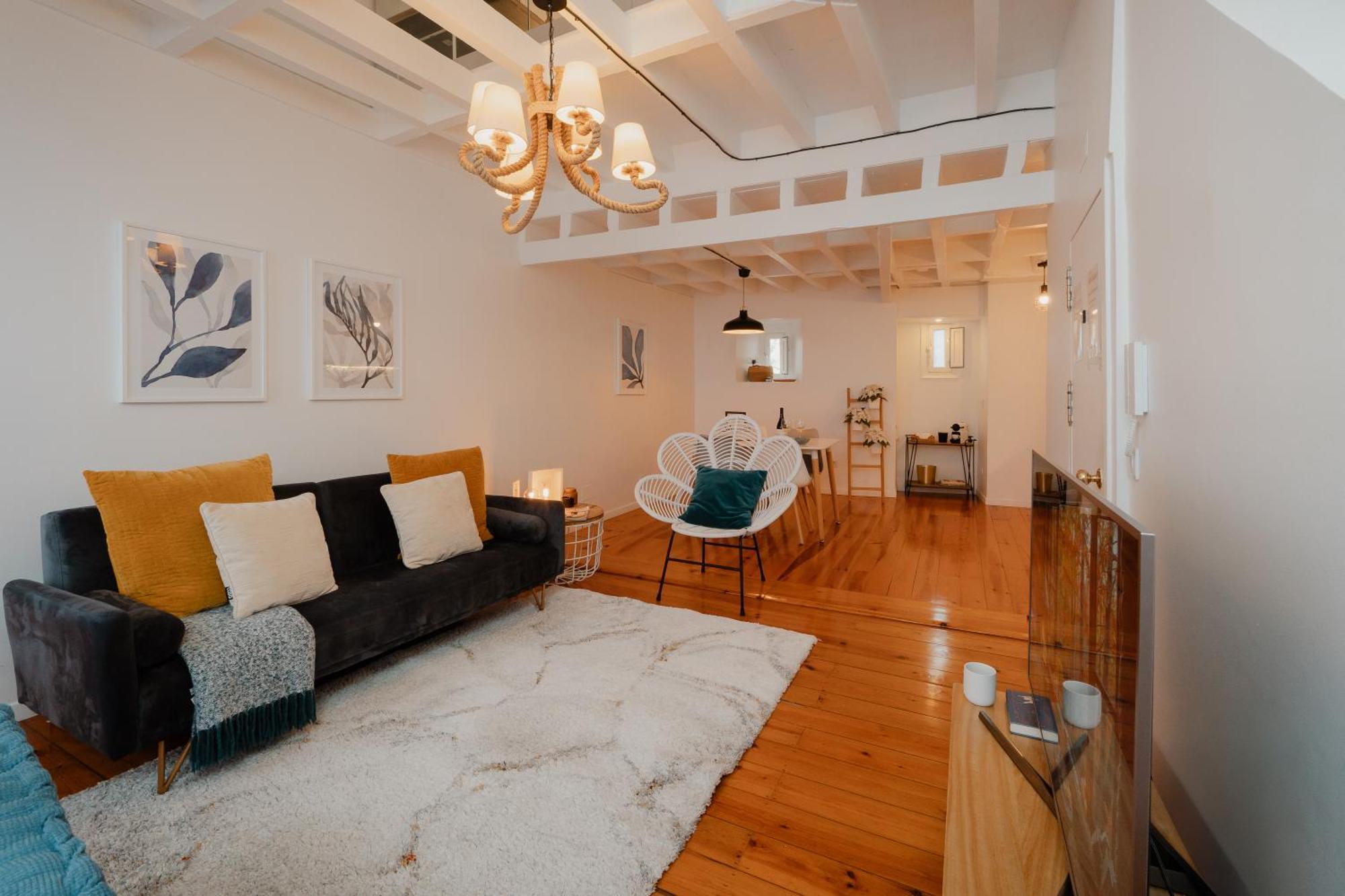 Апартаменты Stylish Getaway In A Mezzanine Flat By The Castle Лиссабон Экстерьер фото