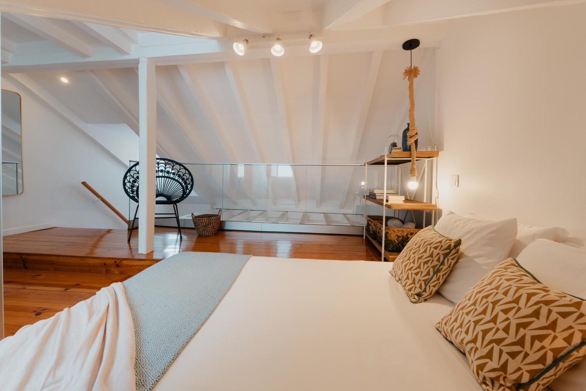 Апартаменты Stylish Getaway In A Mezzanine Flat By The Castle Лиссабон Экстерьер фото