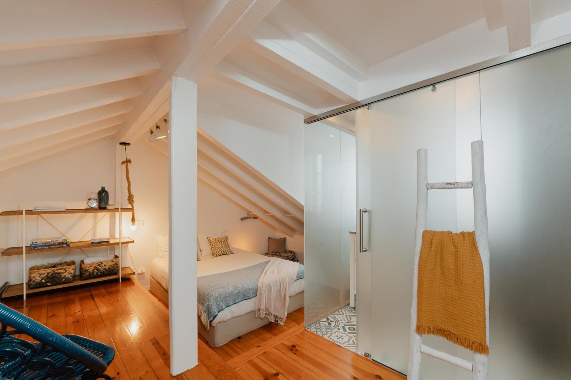 Апартаменты Stylish Getaway In A Mezzanine Flat By The Castle Лиссабон Экстерьер фото