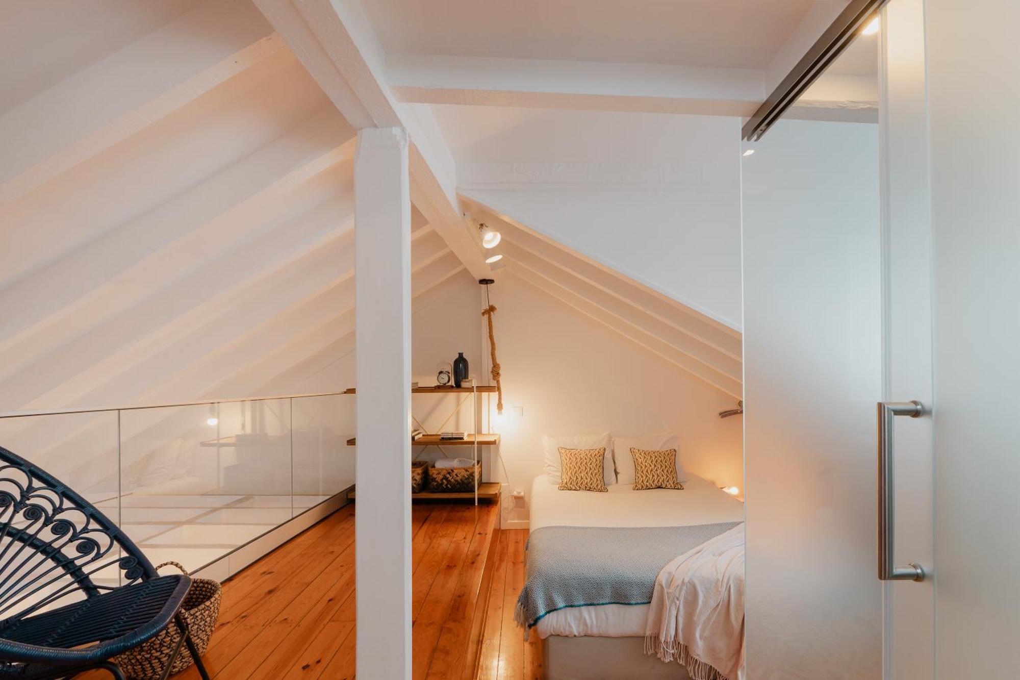 Апартаменты Stylish Getaway In A Mezzanine Flat By The Castle Лиссабон Экстерьер фото