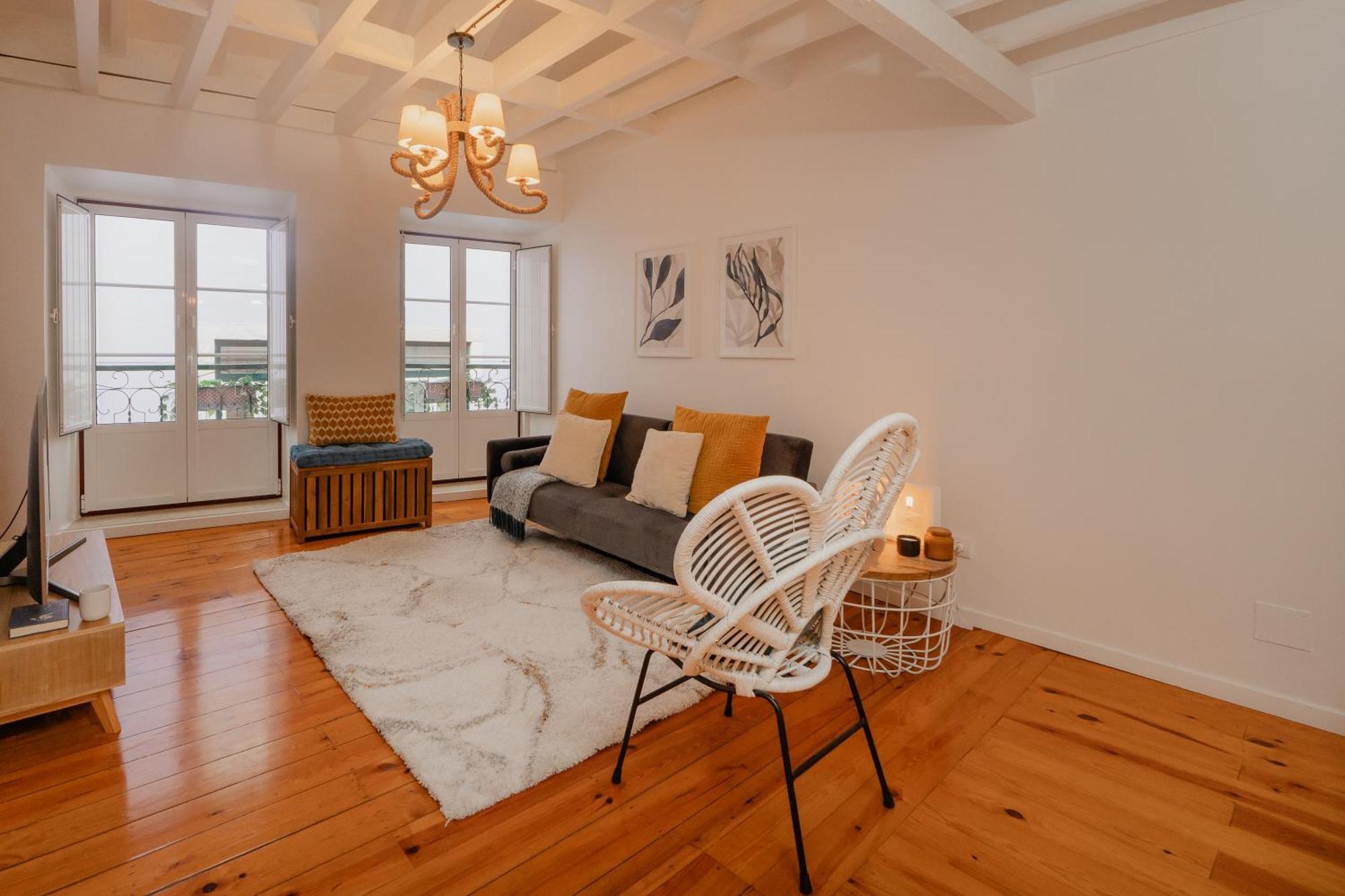 Апартаменты Stylish Getaway In A Mezzanine Flat By The Castle Лиссабон Экстерьер фото